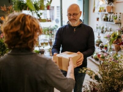Casi el 40% de los españoles que compra online devuelve algún tipo de producto o servicio