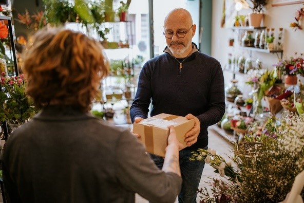 Casi el 40% de los españoles que compra online devuelve algún tipo de producto o servicio