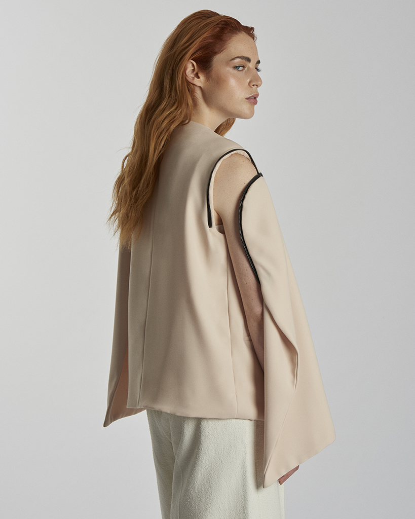 NU-REVEL, la nueva marca que apuesta por diseños de ropa intercambiables aterriza en España