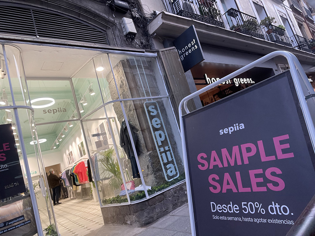 Sepiia, la startup de moda inteligente, elimina su excedente de producción con un outlet sostenible en su tienda física de Madrid