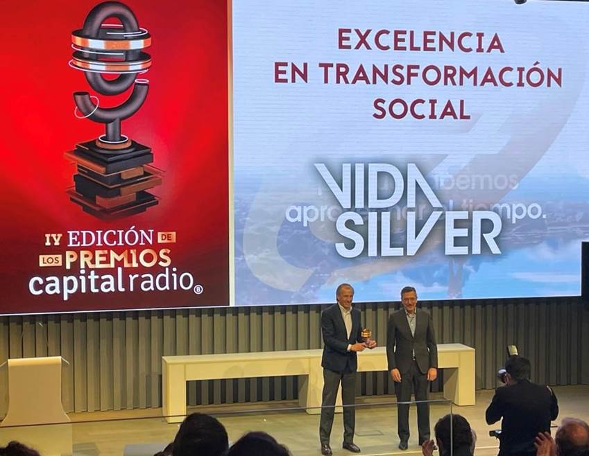 Vida Silver, recibe el Premio Capital Radio a la Excelencia en Transformación Social