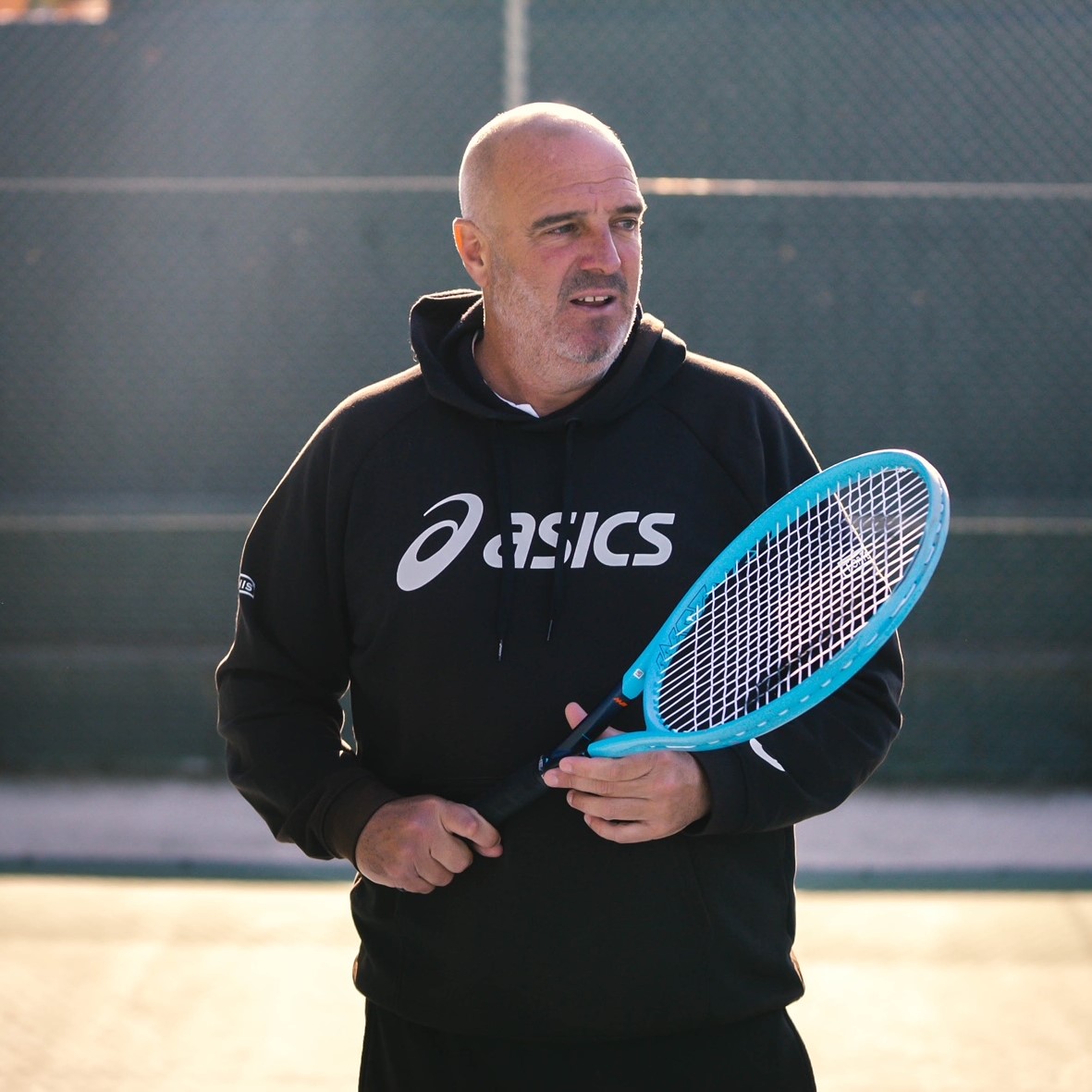 La academia de tenis de Asics recluta nuevos entrenadores