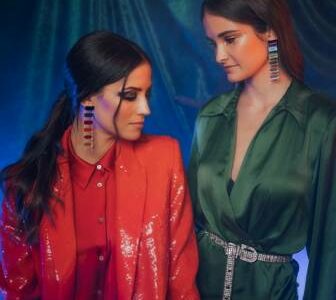 LAUSETT: los pendientes extra largos que no pueden faltar en tu fondo de armario