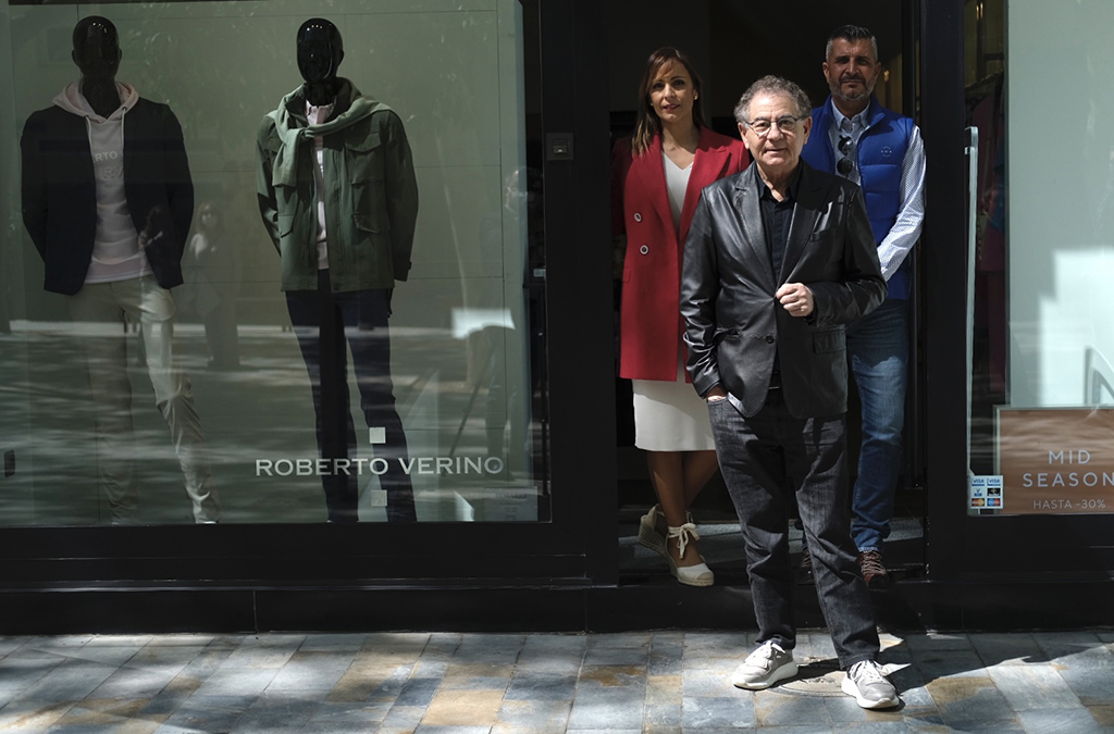 Roberto Verino celebra su 40 aniversario con amigos y clientes de Murcia