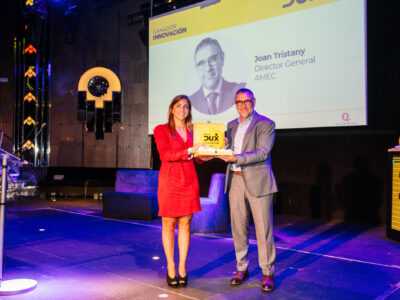 El director general de amec recibe el premio a la Innovación de Canal CEO
