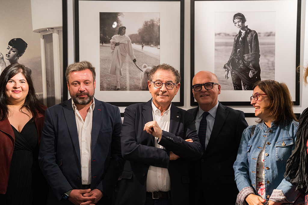 Roberto Verino inaugura una exposición fotográfica restropectiva con 40 fotografías emblemáticas que muestran el #estiloverino