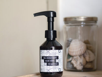 El producto versátil que hidrata la piel y sirve como after sun: Gel de Aloe Vera y Té Matcha de Gaura