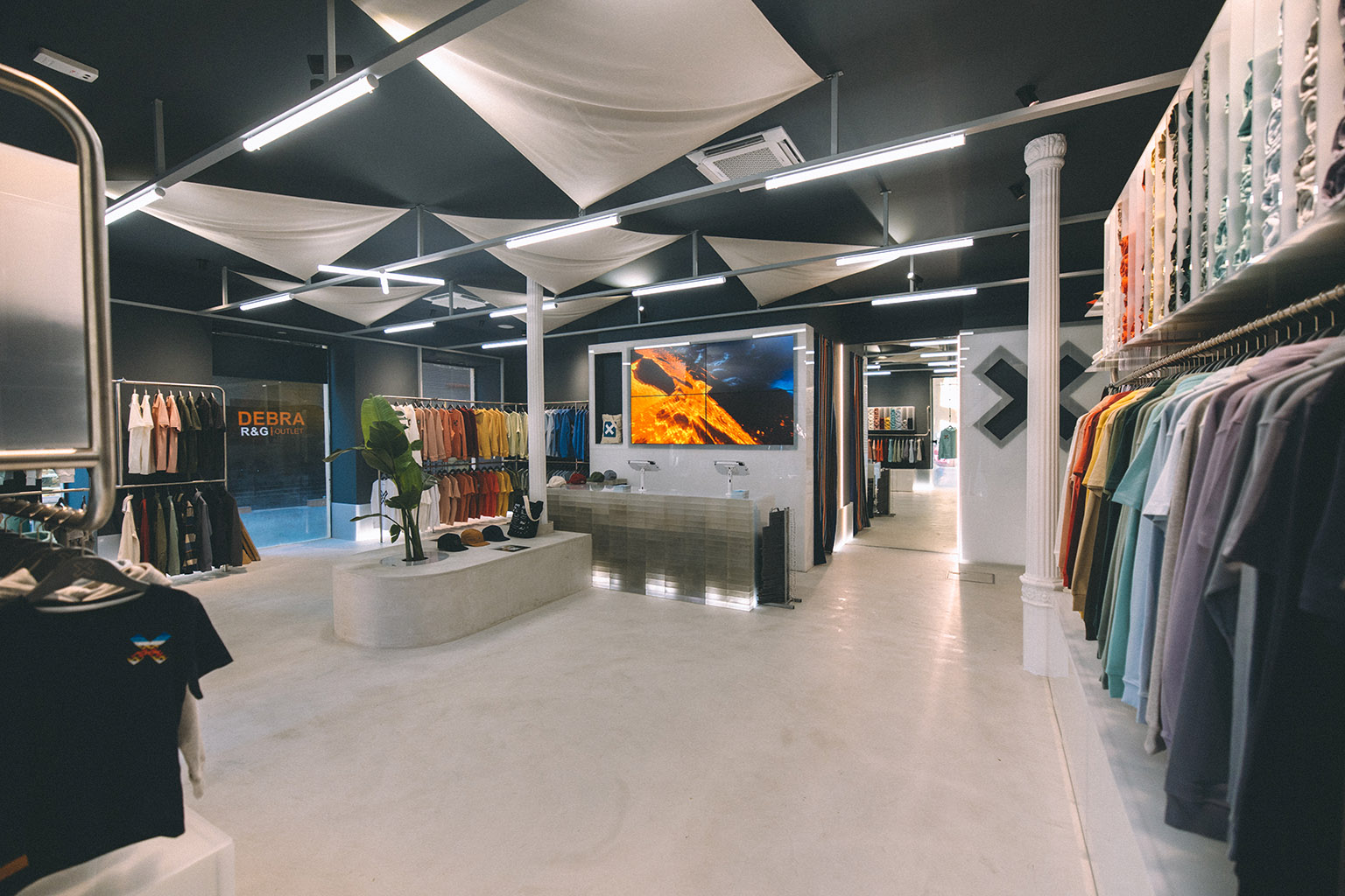 Blue Banana apuesta Málaga: la de ropa y aventura estrena tienda en pleno centro - Ediciones Sibila