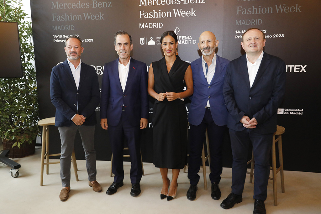 Madrid se convierte en “escenario de la moda” según Villacís, que destaca la "valentía" del sector