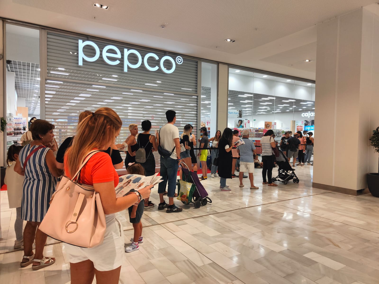 La multinacional de moda y decoración low cost Pepco inaugura hoy en Los Arcos su mayor tienda de Sevilla