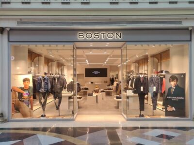 La firma de moda masculina Boston reabre su tienda de Plaza Norte 2 tras un proceso de renovación