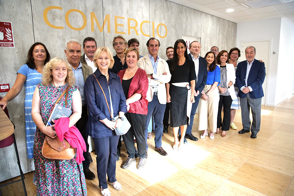 La vicealcaldesa y el delegado de Economía, Innovación y Empleo han mantenido ayer un encuentro con los miembros del Consejo de Comercio de la Ciudad de Madrid