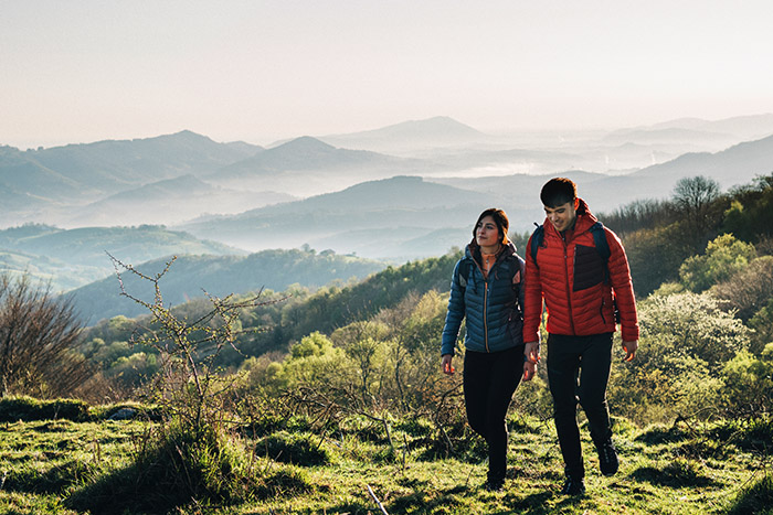 Ternua une funcionalidad, sostenibilidad y estética en una colección de trekking OI 2023 colorista y con interesantes novedades