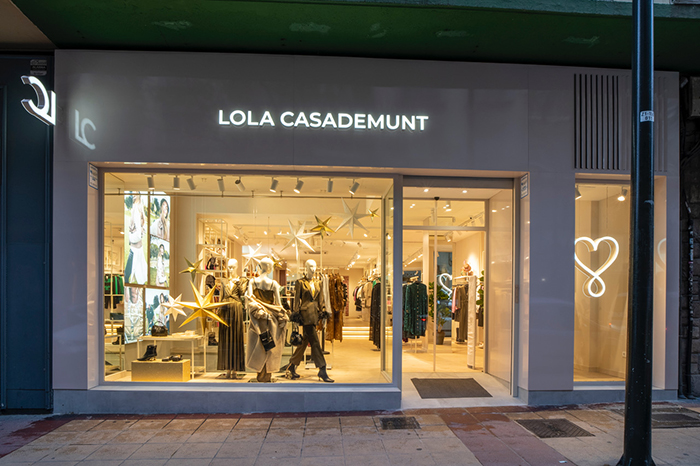 LOLA CASADEMUNT prosigue con su plan de expansión y abre en Zaragoza su primera tienda