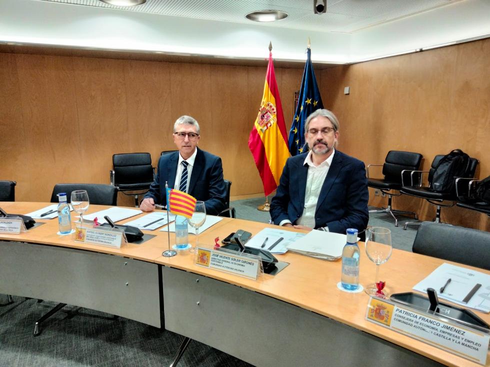 La Generalitat Valenciana pide que las industrias del sector cerámico y textil-acabados se incluyan en el nuevo Perte para la descarbonización que prepara el Gobierno central