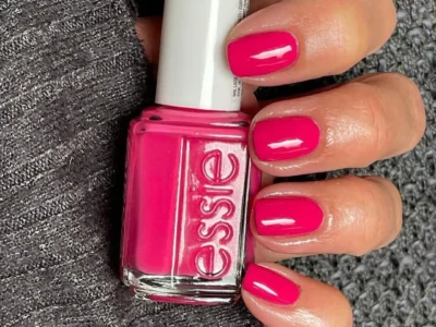 Los esmaltes de essie en color Viva Magenta de los que no querrás separarte en 2023