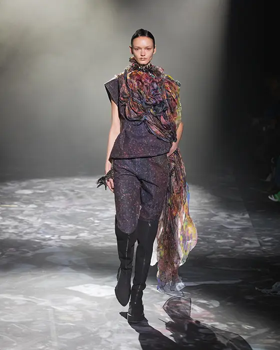 Epson y el diseñador Yuima Nakazato proponen un futuro más sostenible para la moda