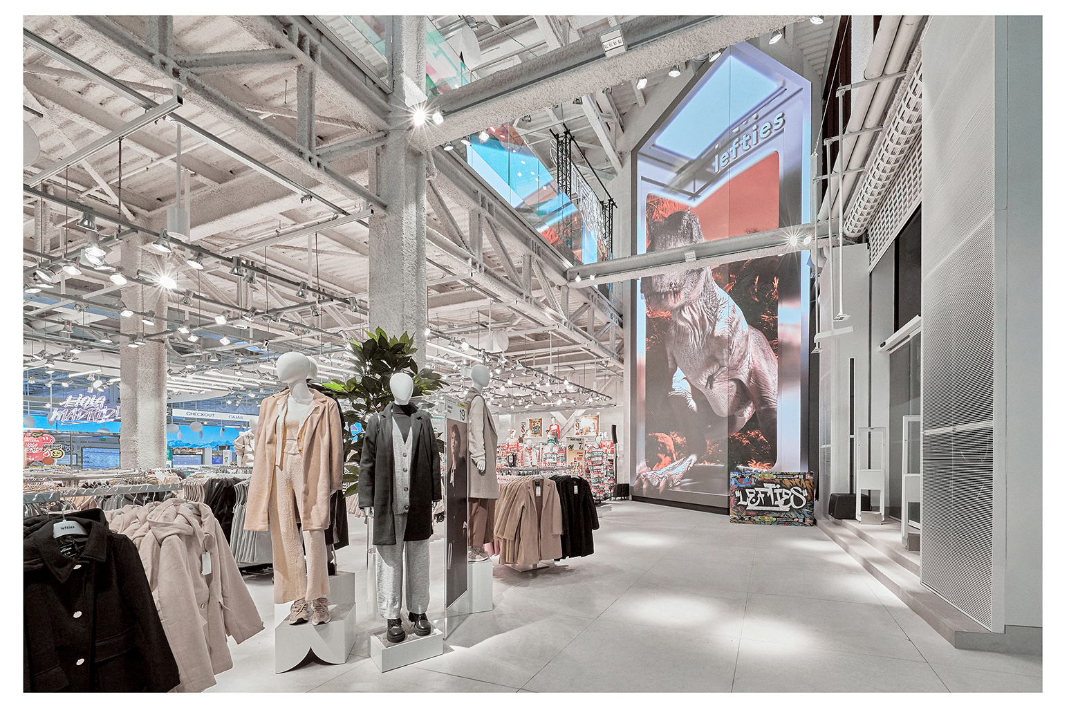 Inditex abre este viernes su Lefties Digital Store Portal Barcelona en la Ciudad Condal