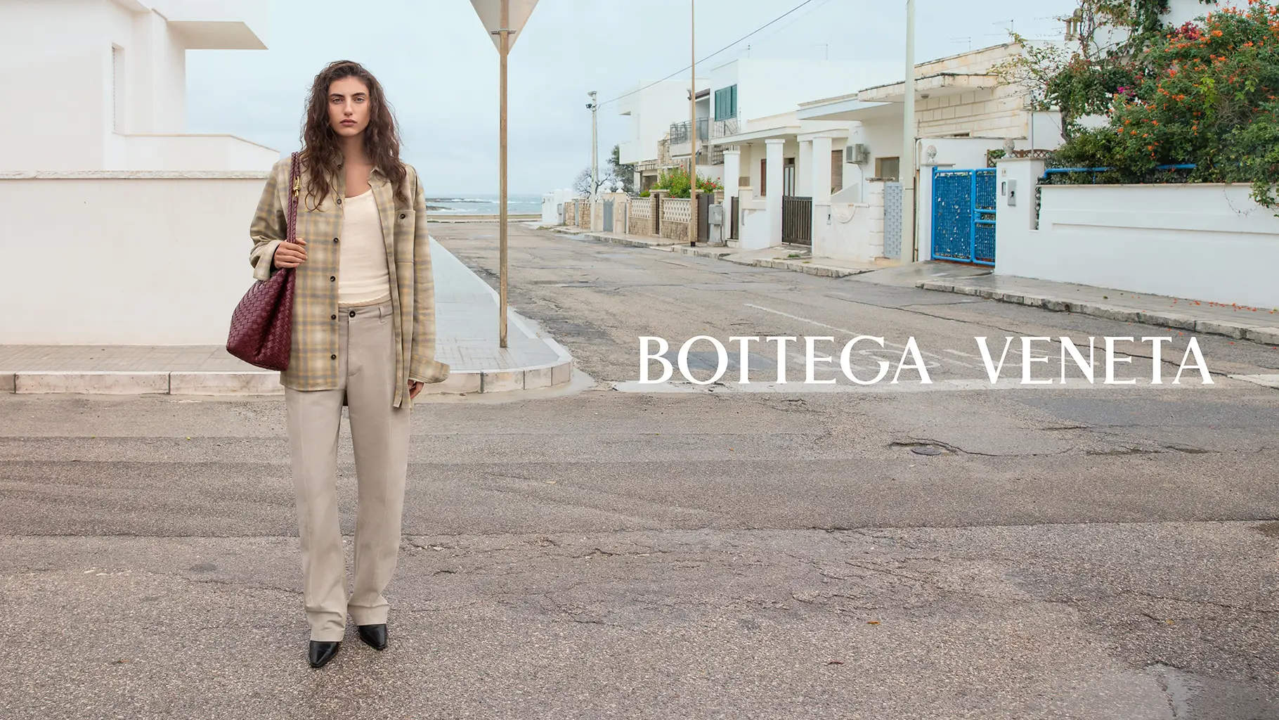 El nuevo bolso Andiamo destaca dentro de la nueva campaña de Bottega Veneta para esta primavera-verano 2023