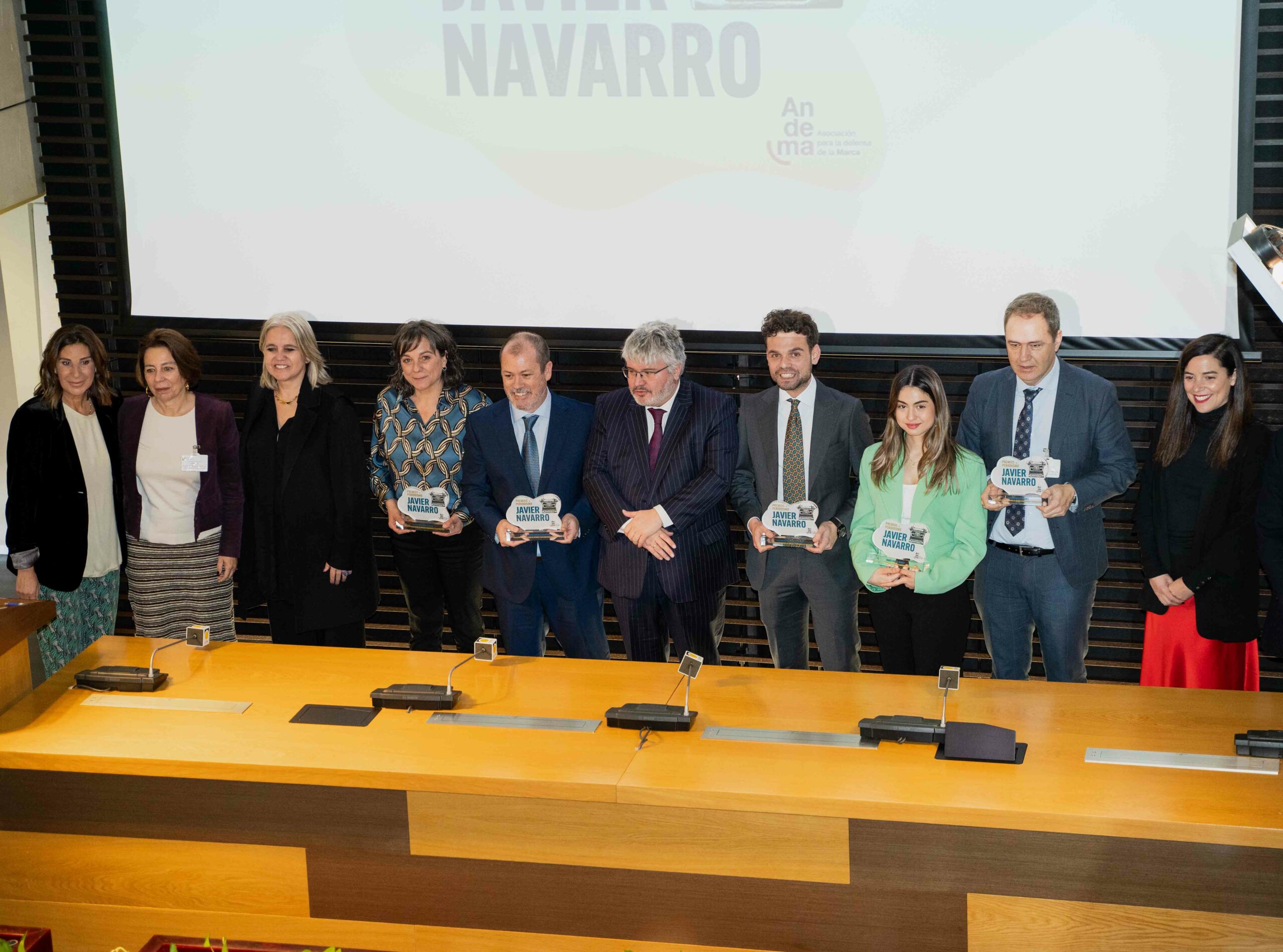 Andema galardona a los periodistas Mª José Pérez-Barco y Víctor Moreno en los I Premios Javier Navarro por su defensa de las marcas