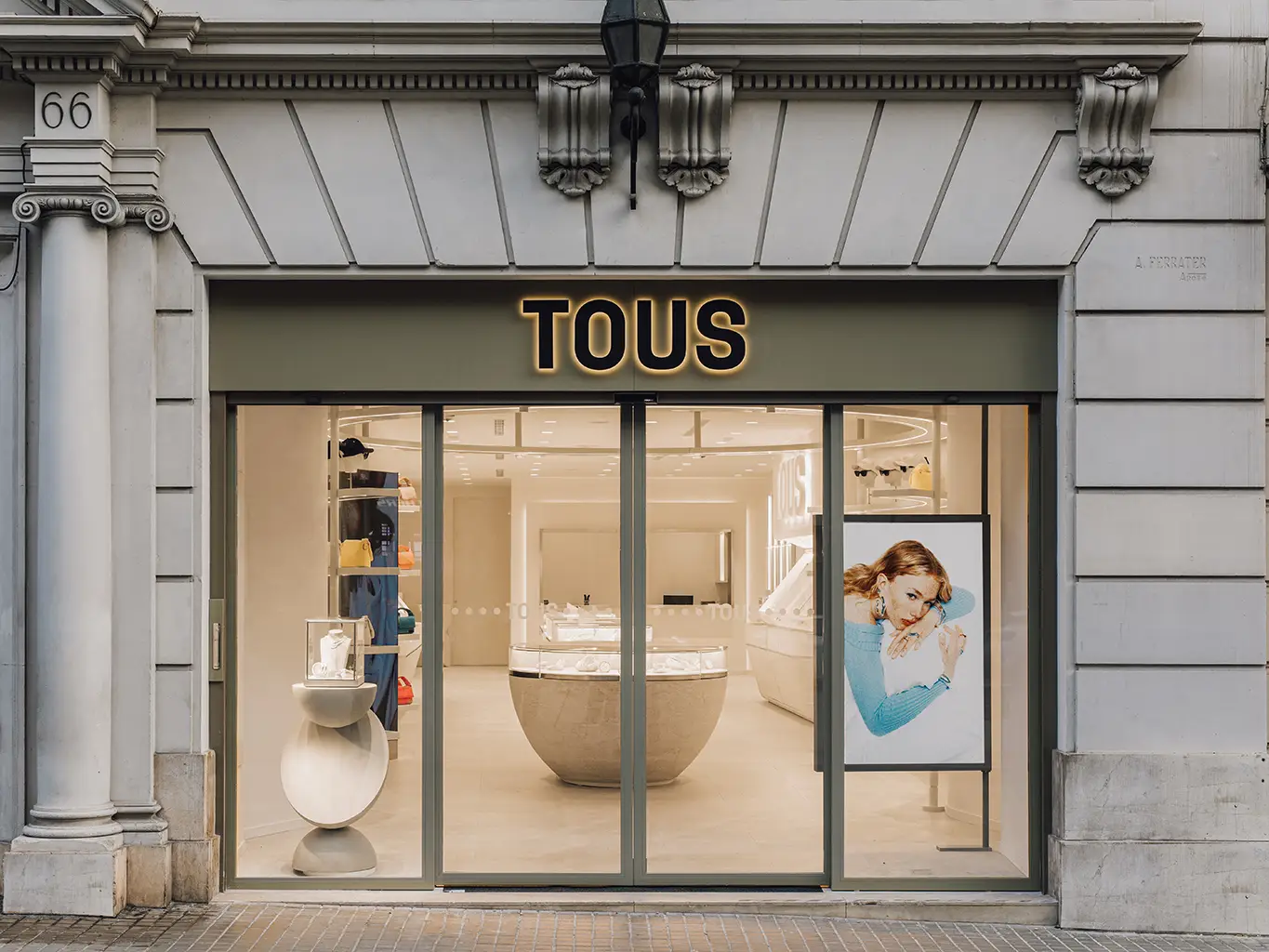 Tous abre su nueva flagship store en Artz Pedregal