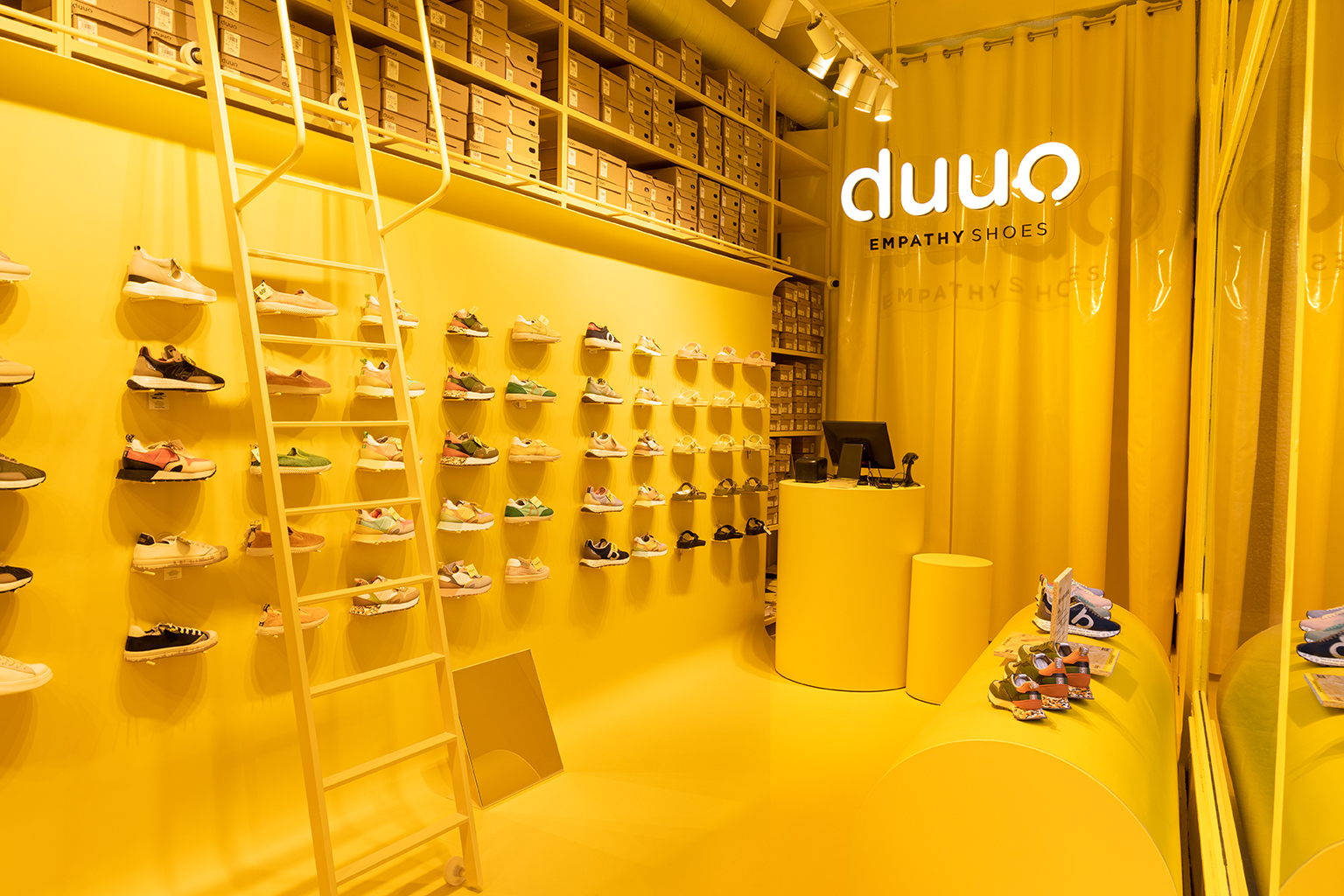 Duuo Shoes ha elegido el barrio del Born de Barcelona para exhibir su moda sostenible y vegana e iniciar su expansión comercial en España.