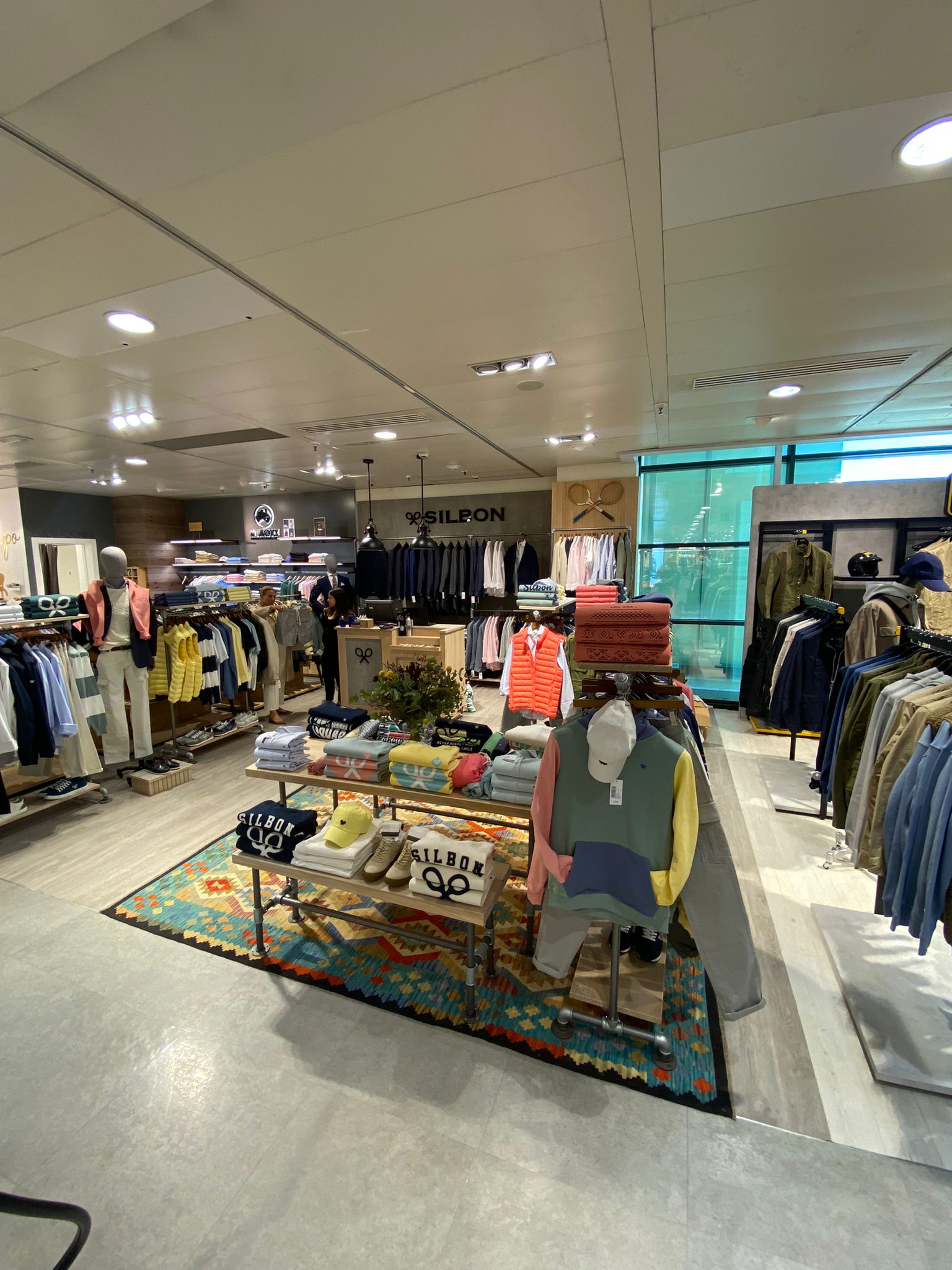 Silbon refuerza su posicionamiento en Madrid con la apertura de la octava tienda en la capital de España