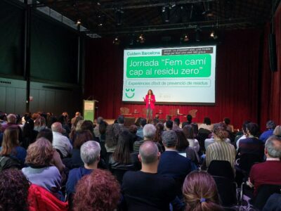 Barcelona recupera 45 toneladas de ropa con el nuevo servicio de recogida domiciliaria de textil