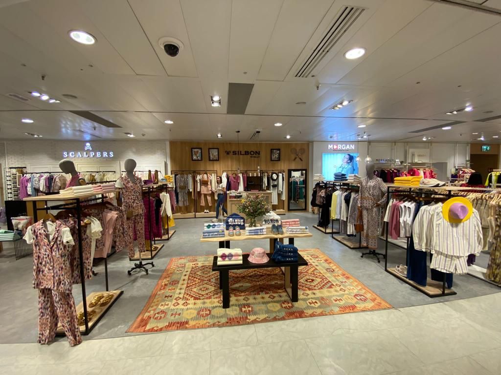 Silbon abre una tienda Woman en Puerto Banús, con El Corte Inglés de Marbella