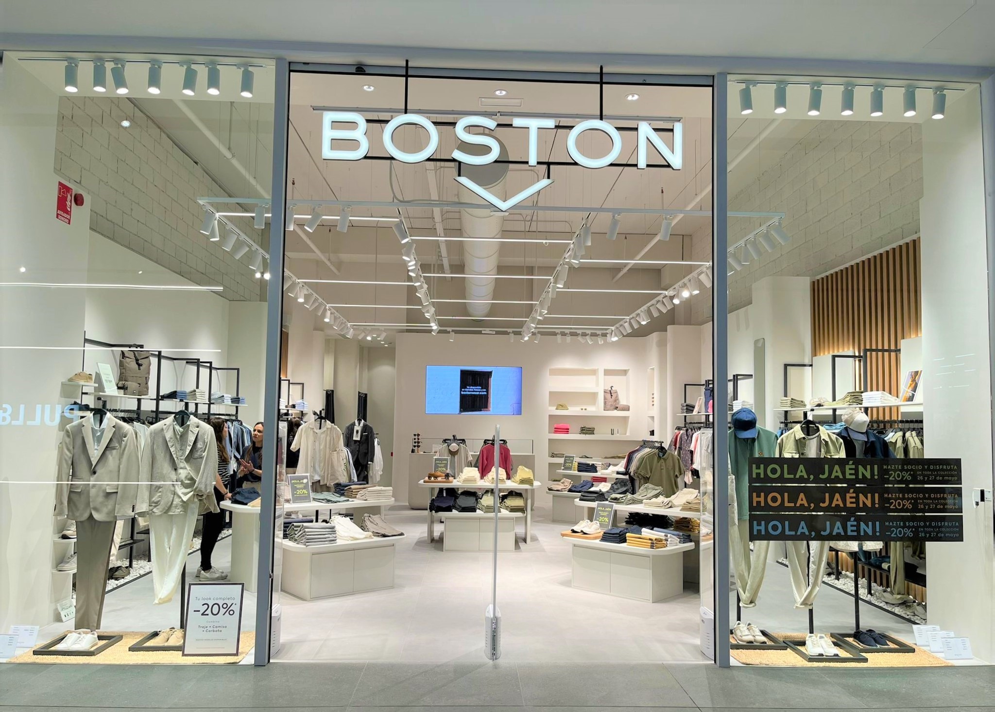 La firma de moda masculina Boston abre su primera tienda en Jaén