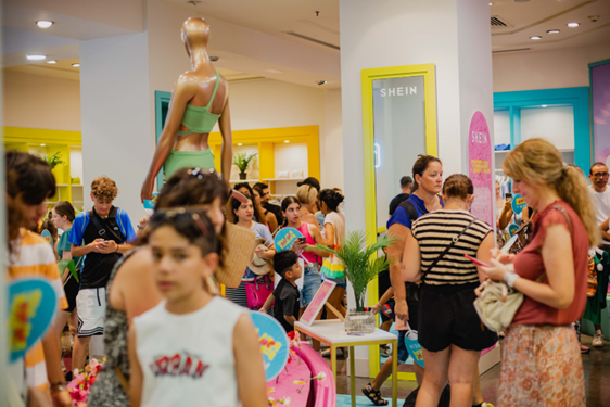 Casi 100.000 personas visitan la última pop-up de SHEIN en Barcelona