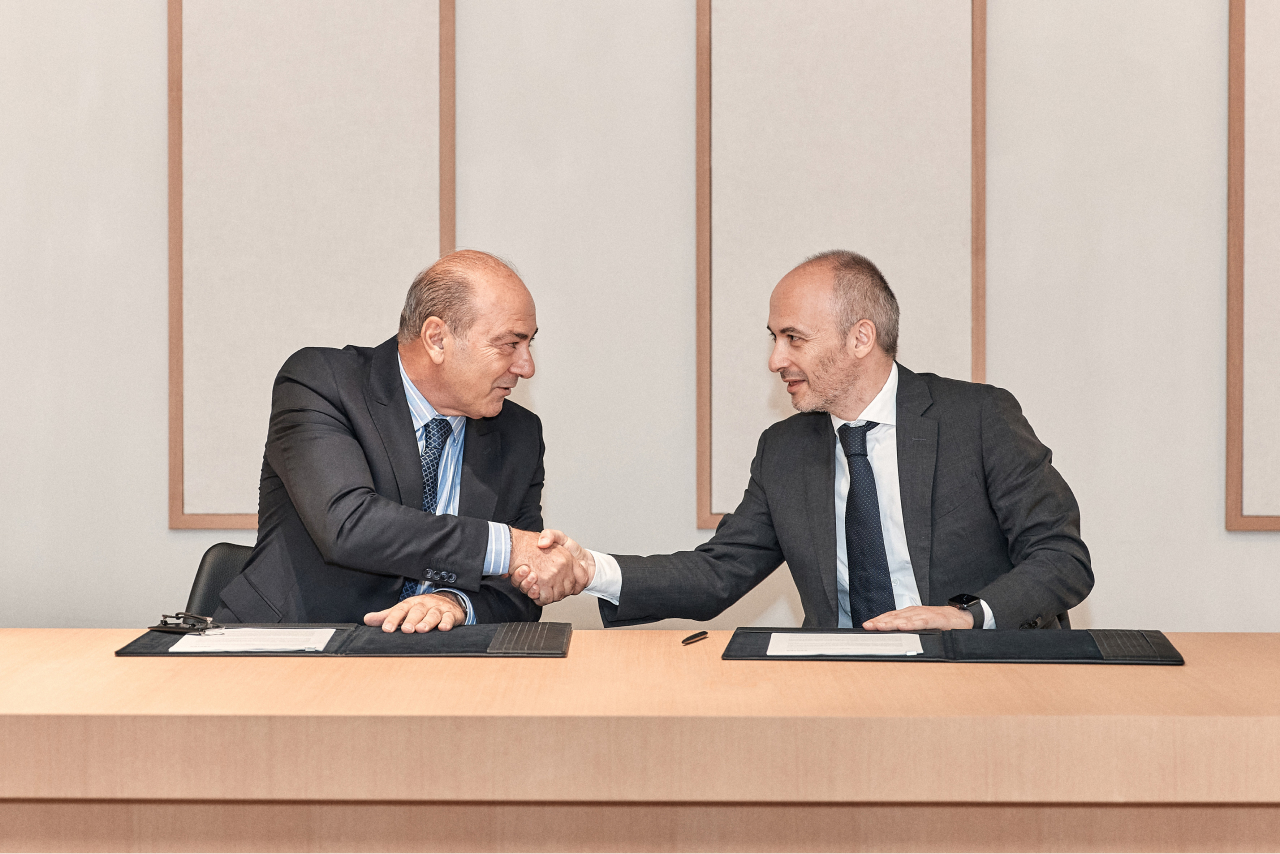 Inditex y la federación internacional de empresas de la confección, IAF, firman un acuerdo marco para impulsar la transformación de la industria
