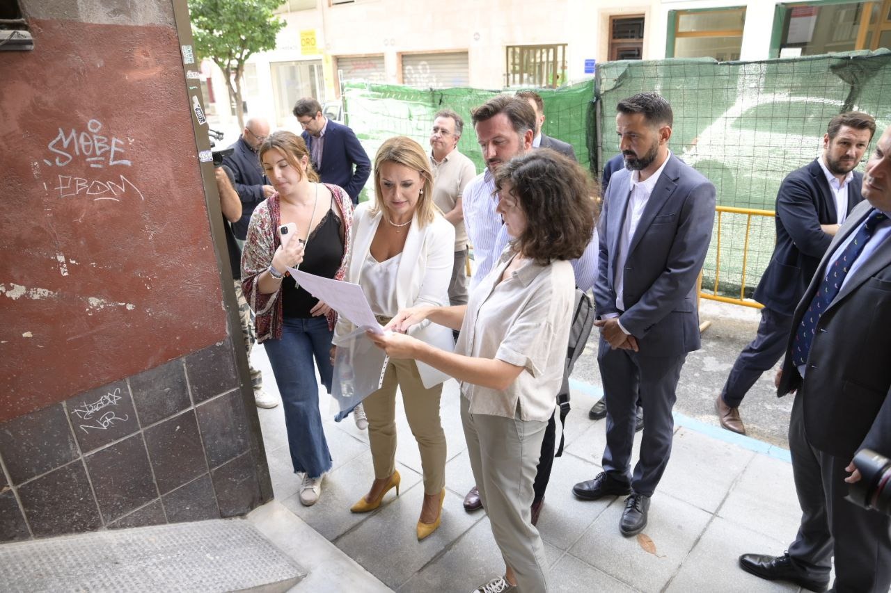 La nueva Learning Factory de Elche comenzará a trabajar por "dos sectores punteros como son la industria de la automoción y del calzado"