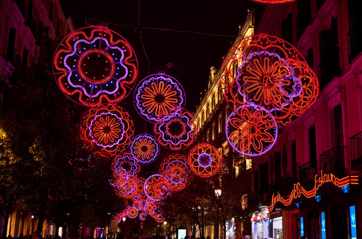 Los diseñadores de ACME, Roberto Verino, García Madrid y Marta Rota para Tot-Hom se suman a la iluminación navideña de Madrid