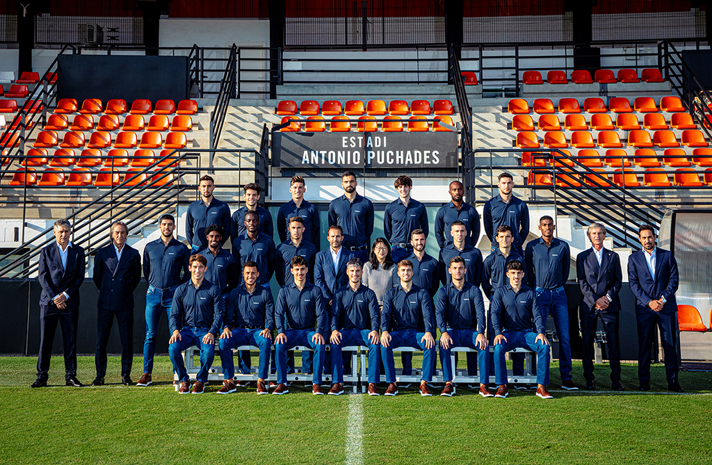 Martinelli presenta el calzado oficial del Valencia CF en su enfrentamiento con el Real Madrid