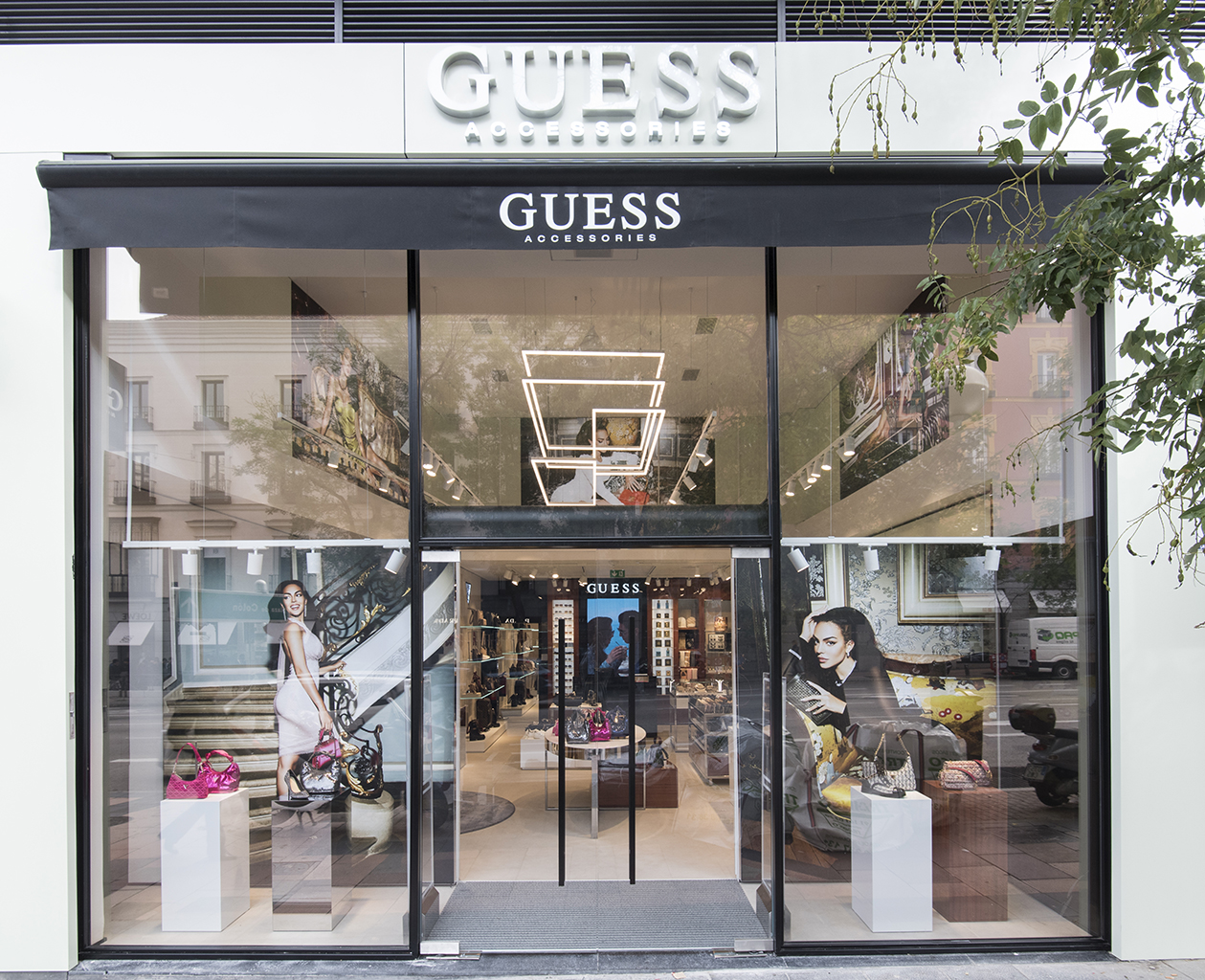 Guess abre una nueva tienda de complementos en el exclusivo barrio de Salamanca de Madrid