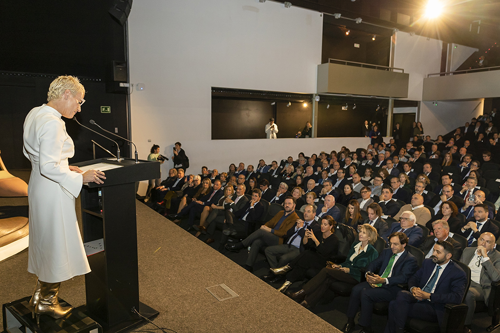 La presidenta de la FICE y vicepresidenta del Grupo Pikolinos, Rosana Perán, se convierte en la primera mujer en presidir la Confederación Europea del Calzado (CEC)