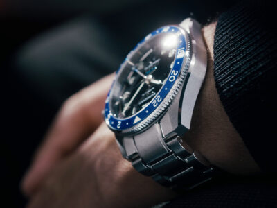 Wempe y Longines lanzan una edición limitada con bisel azul imperial para celebrar el éxito de una larga colaboración: Longines Spirit Zulu Time x Wempe