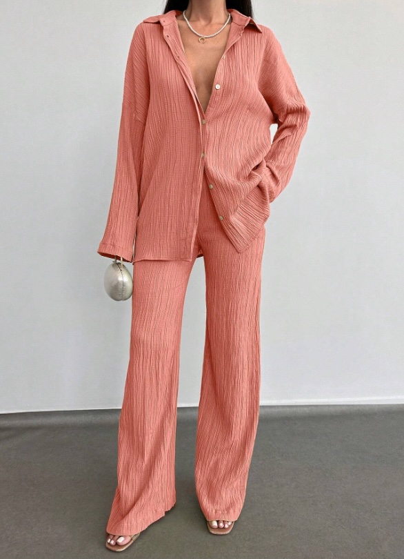 SHEIN presenta PANTONE, el color de moda 2024, en una gran variedad de modalidades y estilos