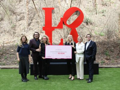 LOLA CASADEMUNT dona 33.152 euros a FUNDACIÓN CONTIGO para financiar su lucha contra el cáncer de mama
