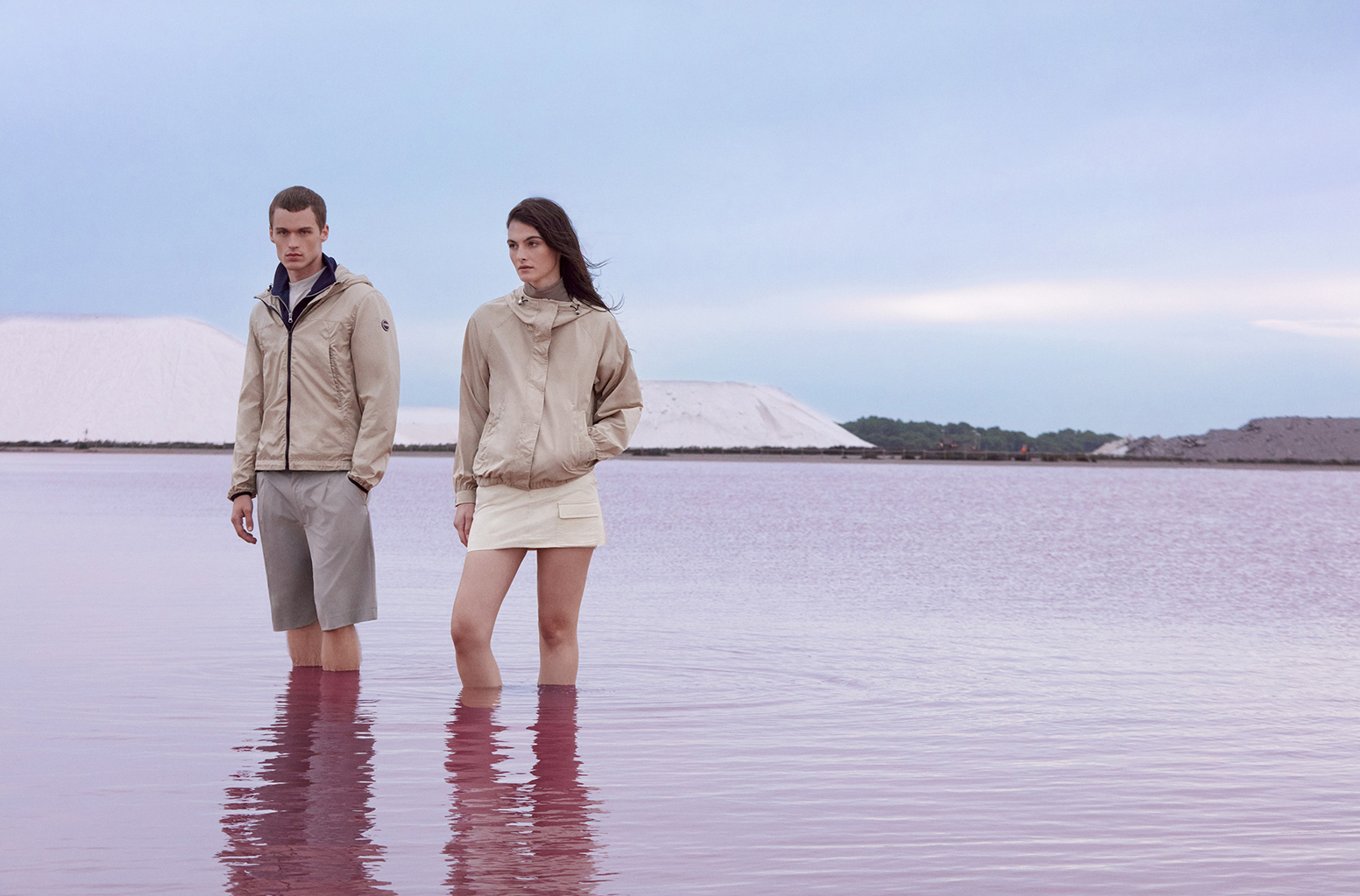 Descubre lo último en chaquetas ligeras e impermeables de Colmar para esta primavera