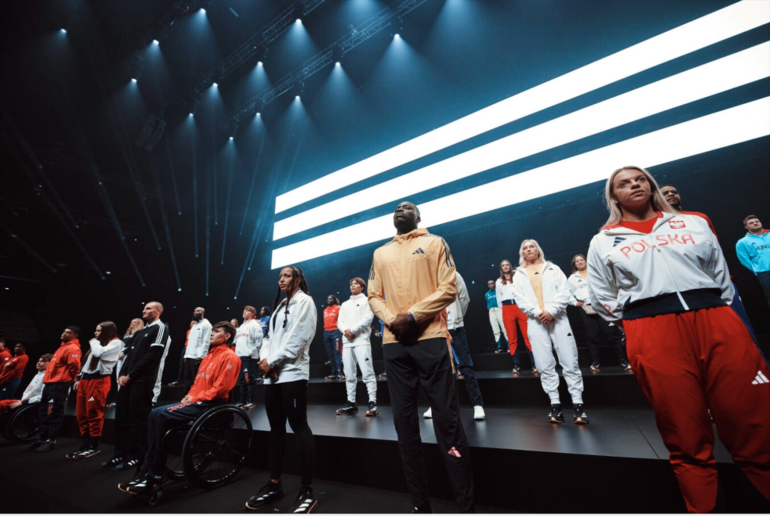 Adidas presenta las equipaciones oficiales de París 2024