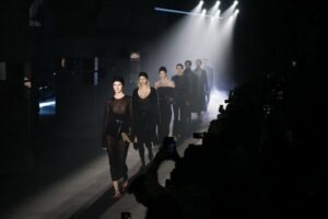 Lebor Gabala presenta su colección "Eco de las Tierras Altas" Otoño-Invierno 2024 en la 080 Barcelona Fashion
