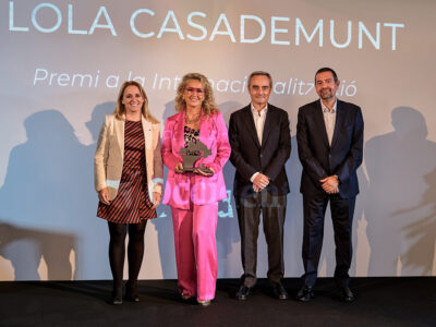 LOLA CASADEMUNT recibe el “Premio UEI 2024” a la internacionalización