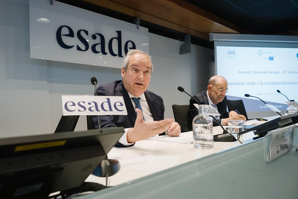 El ministro de Industria y Turismo, Jordi Hereu, durante su intervención en la 12ª Jornada Anual de Energía de ESADE