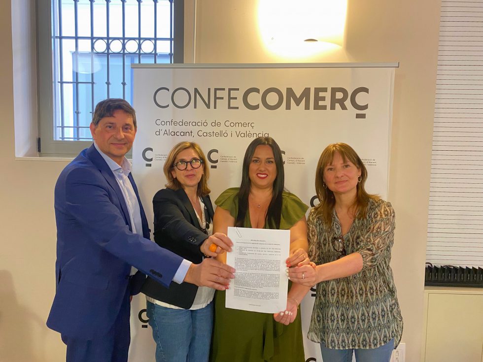 UGT, CONFECOMEÇ y CCOO firman un compromiso para la articulación de la negociación colectiva en el comercio y grandes almacenes