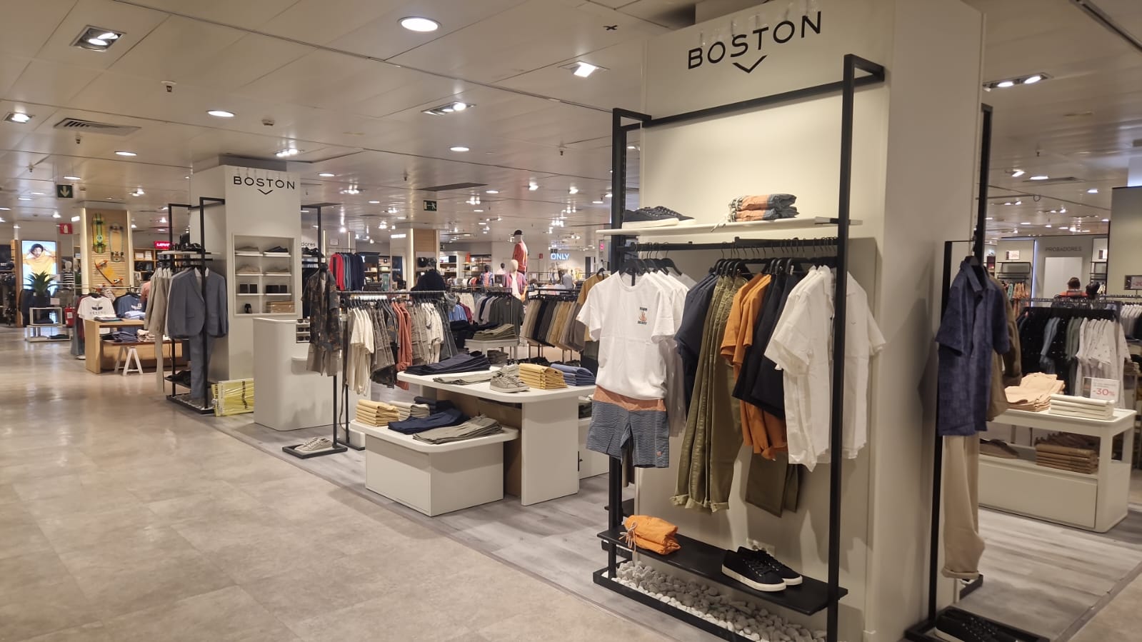 Boston refuerza su presencia en Granada con la apertura de un corner en El Corte Inglés