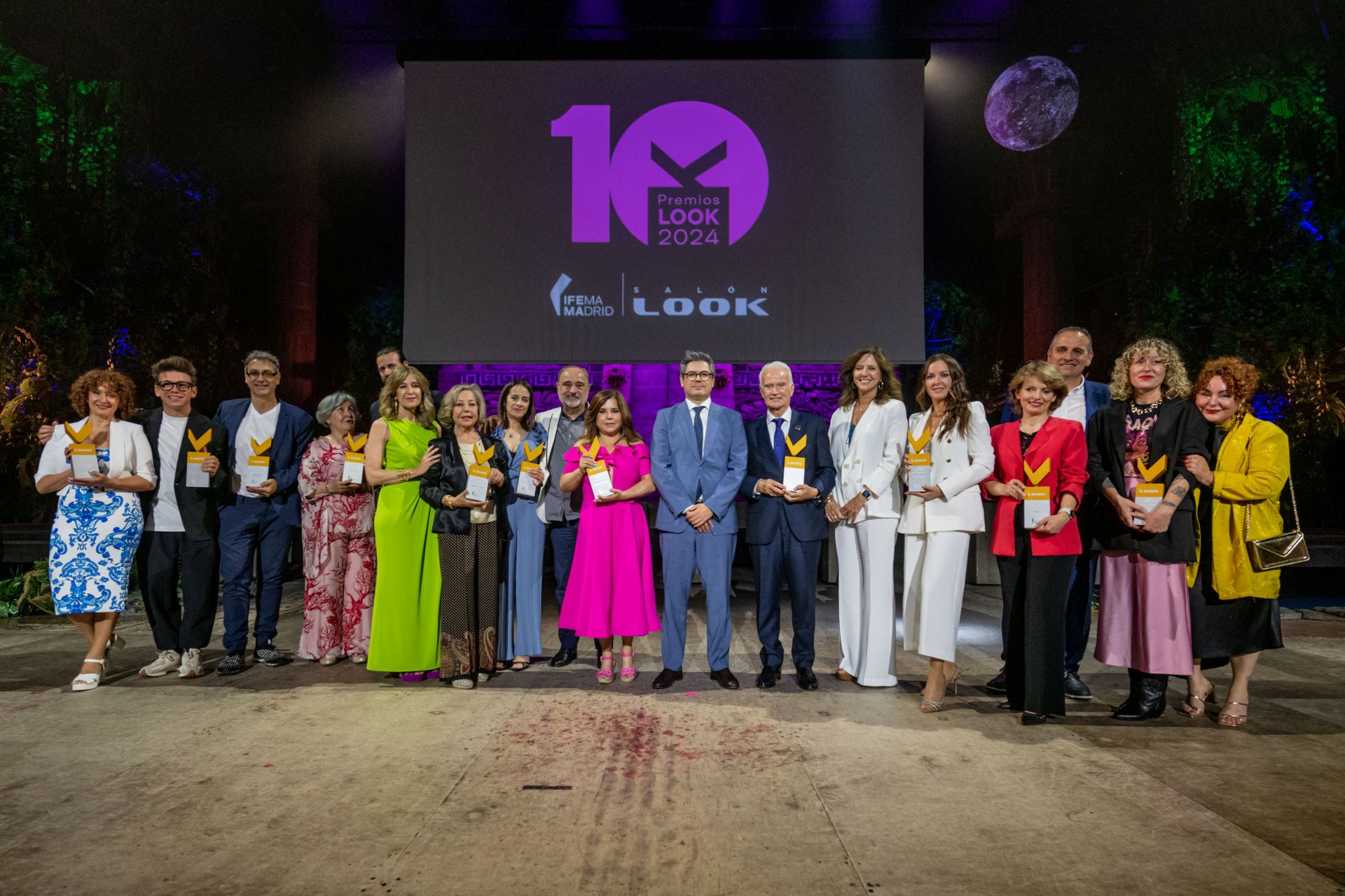 La 10ª gala de los Premios Salón Look 2024 reúne a  un sector más unido que nunca en uno de los encuentros más emotivos hasta la fecha