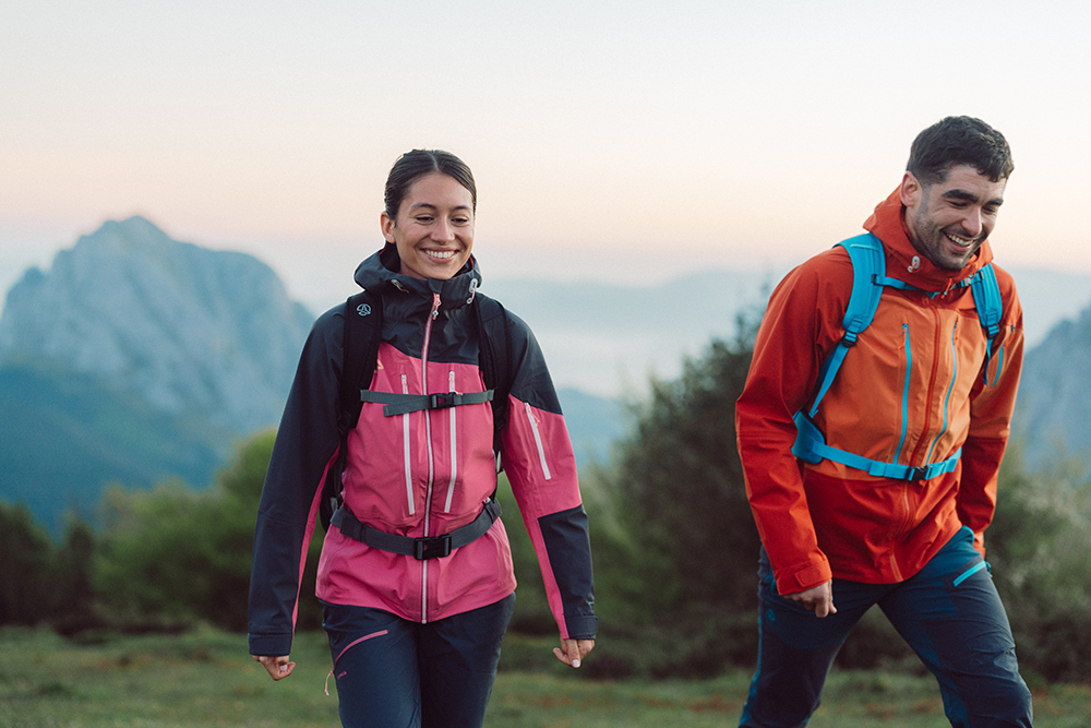 Sostenibilidad, confort y estética definen la renovada línea de trekking Ternua PV 25