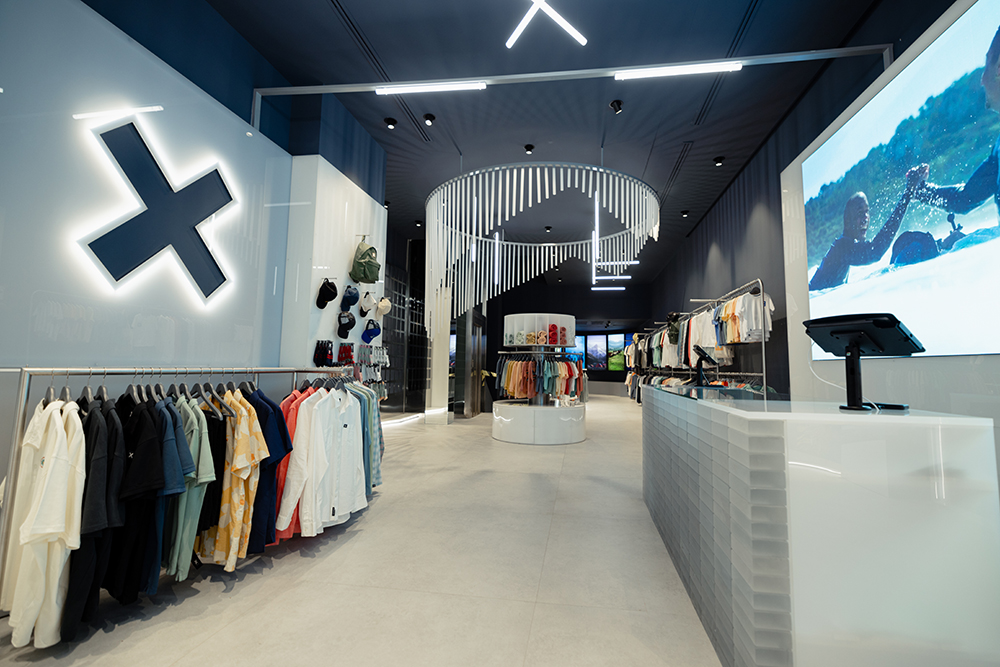 Así es la impresionante nueva flagship de Blue Banana: un espacio que une moda, fotografía, aventura y deporte